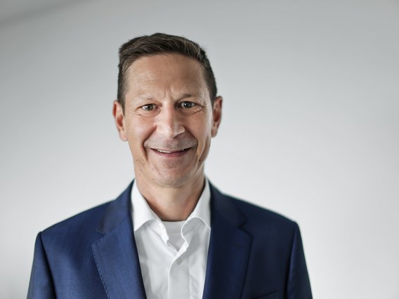 Dirk Bergmann Dr. Dirk Bergmann, Consultant Industry