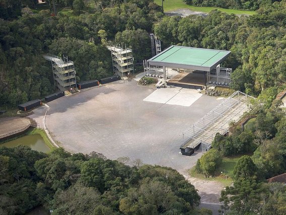 Palco da Pedreira Paulo Leminski Palco da Pedreira Paulo Leminski, exemplo de fechamento de mina no Brasil