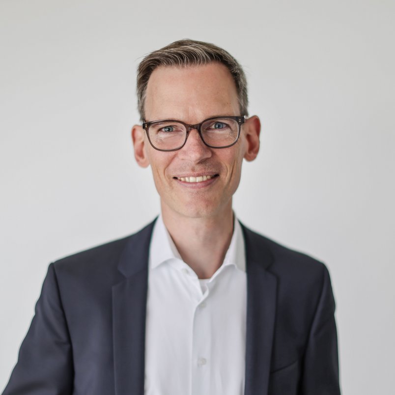 Porträtfoto von Carsten Pohl, Leiter des Business Fields Civil Infrastructure bei DMT und der Business Unit Energy & Resources von TÜV NORD