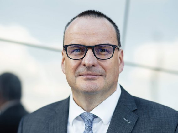 Jens-Peter Lux, DMT GROUP, Geschäftsführer Porträtfoto von Jens-Peter Lux, DMT GROUP, Geschäftsführer