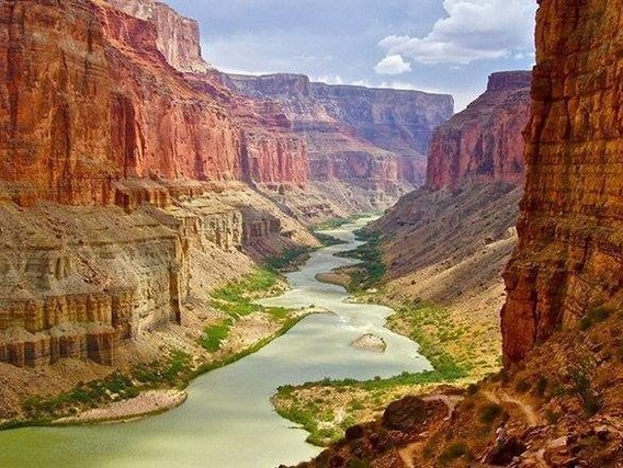 Rio Colorado no Grand Canyon O Rio Colorado atravessa o Grand Canyon