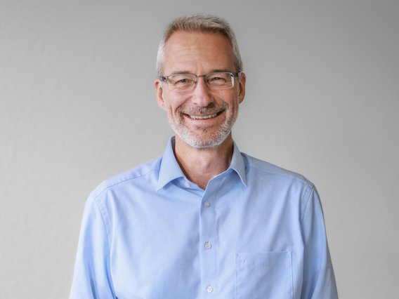 Frank Sowa Porträtfoto von Frank Sowa, Leiter des Business Fields Industrial Infrastructure der Business Unit Energy & Resources