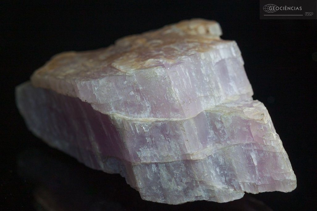 Lítio A larger piece of lithium