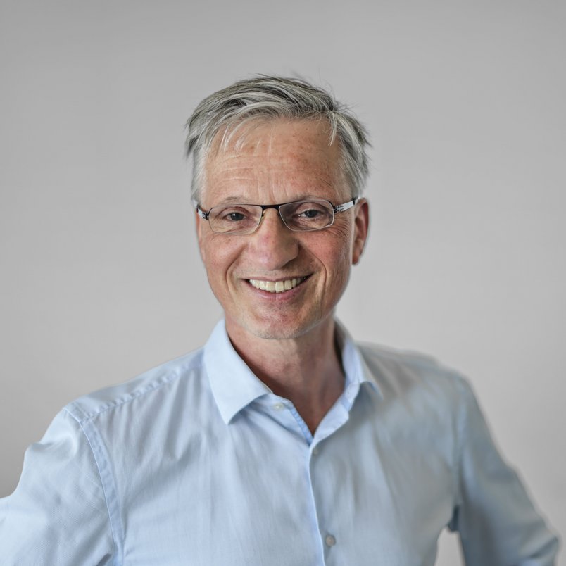 Dr. Christian Henke Dr. Christian Henke, Leiter Exploration & Geo Field Services bei DMT