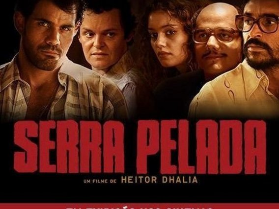 Pôster do filme de Serra Pelada Cabeças dos atores de pele acima das letras de Serra Pelada