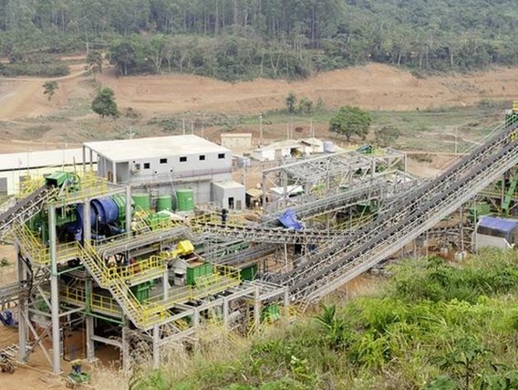 Instalações da Colossus em Serra Pelada Uma planta colossal em Serra Pelada