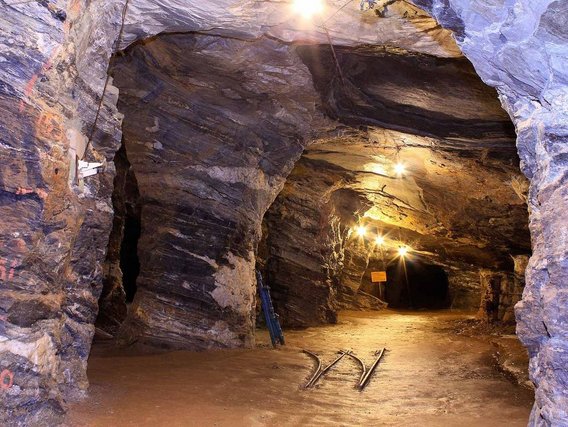 Galerie der Passagem Mine Galeria da Mina da Passagem, exemplo de fechamento de Mina em Mariana