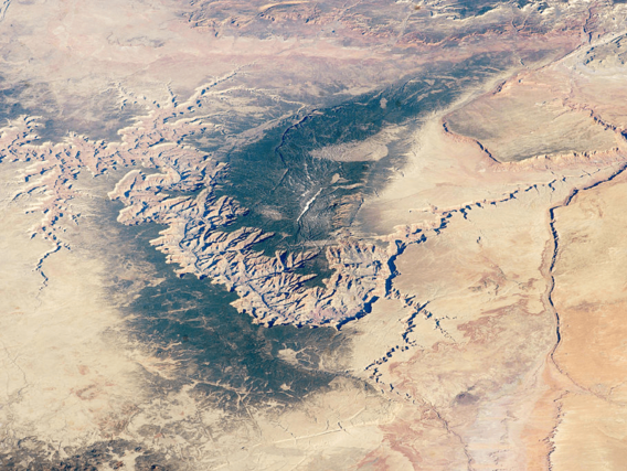 Imagem do Grand Canyon visto da Estação Espacial Internacional Imagem do Grand Canyon visto da Estação Espacial Internacional. É possível ter uma noção do seu tamanho.
