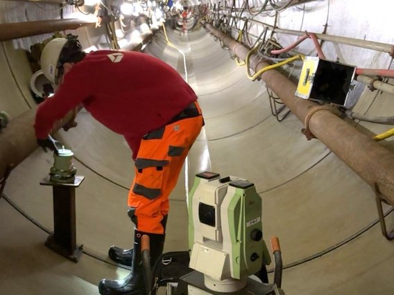 Vermessung mit GYROMAT Der GYROMAT, der weltweit präziseste Vermessungskreisel, kommt zum Einsatz.