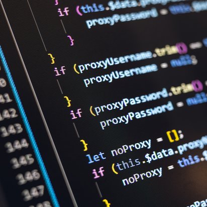 Softwareentwicklung Teil eines Bildschirm mit Programmiersprache