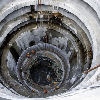 Schacht eines U-Bahn-Bauprojektes Schacht eines U-Bahn-Bauprojektes