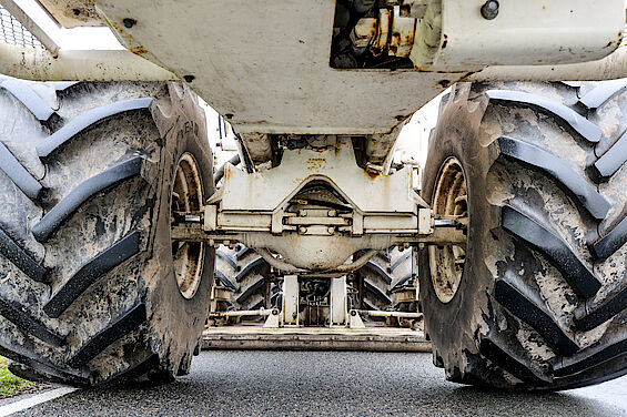 DMT Vibro Trucks - Tiefe Geothermie für Deutschland