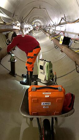 Der GYROMAT, der weltweit präziseste Vermessungskreisel, kommt zum Einsatz.