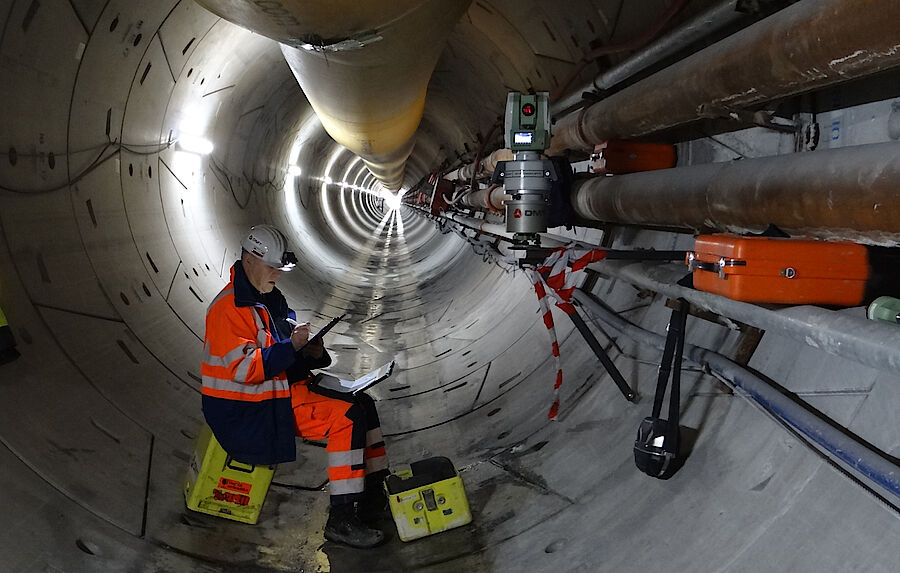 Unsere Vermessungsingenieure sind weltweit unterwegs - DMT Gruppe Unsere Vermessungsingenieure sind weltweit unterwegs - DMT Gruppe