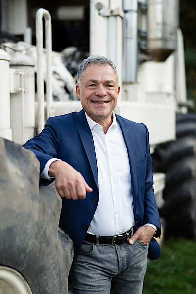 Geothermal energy: Dr Boris Dombrowski Geothermal energy: Dr Boris Dombrowski